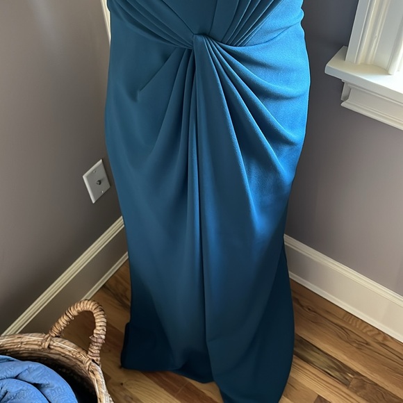 Gown - Picture 3 of 6